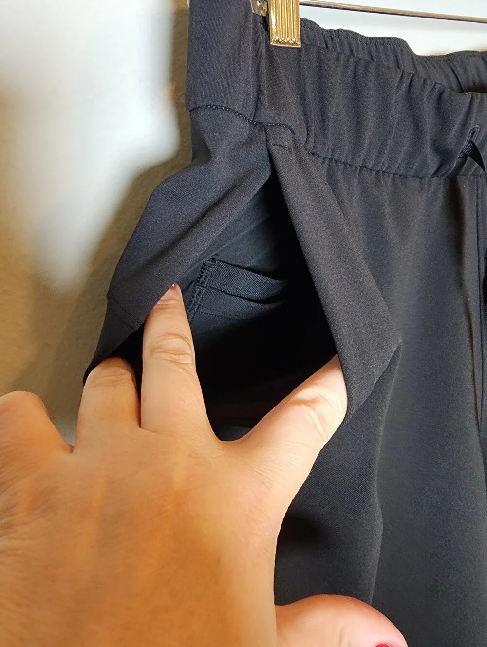 Lululemon On The Fly Black Pants Pull On Drawstring Women's Size 8